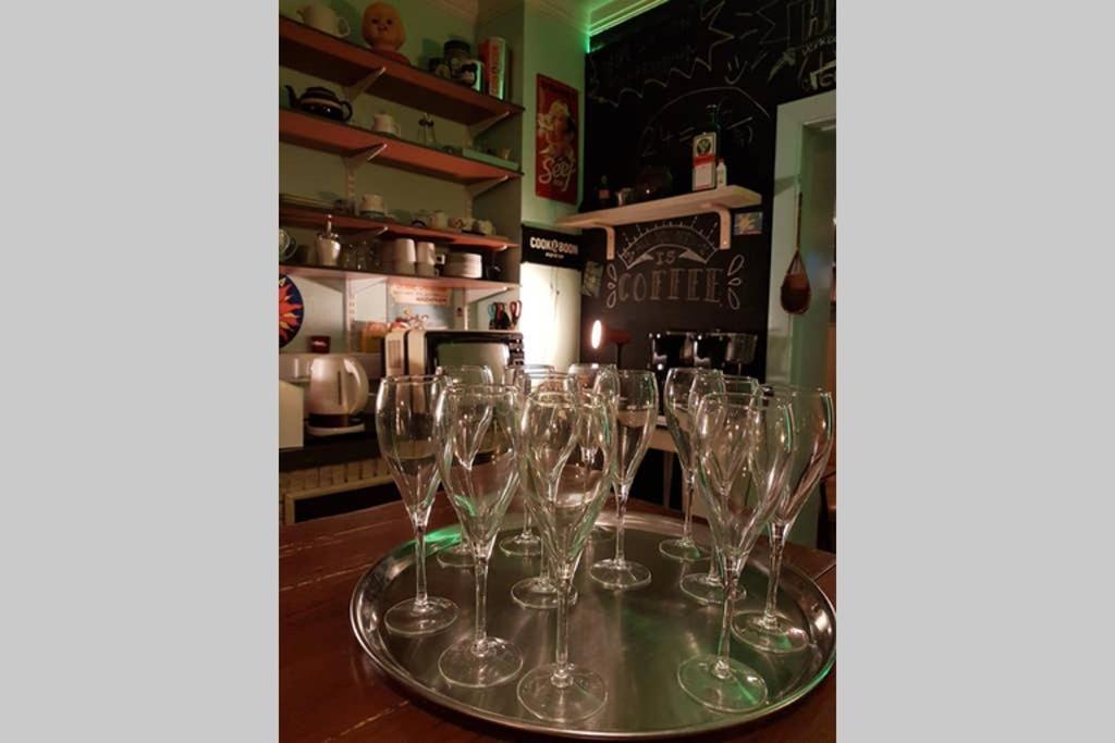 Vakantiewoning In Mol Centrum Met Eigen Bar "Casacuriosa" Екстериор снимка