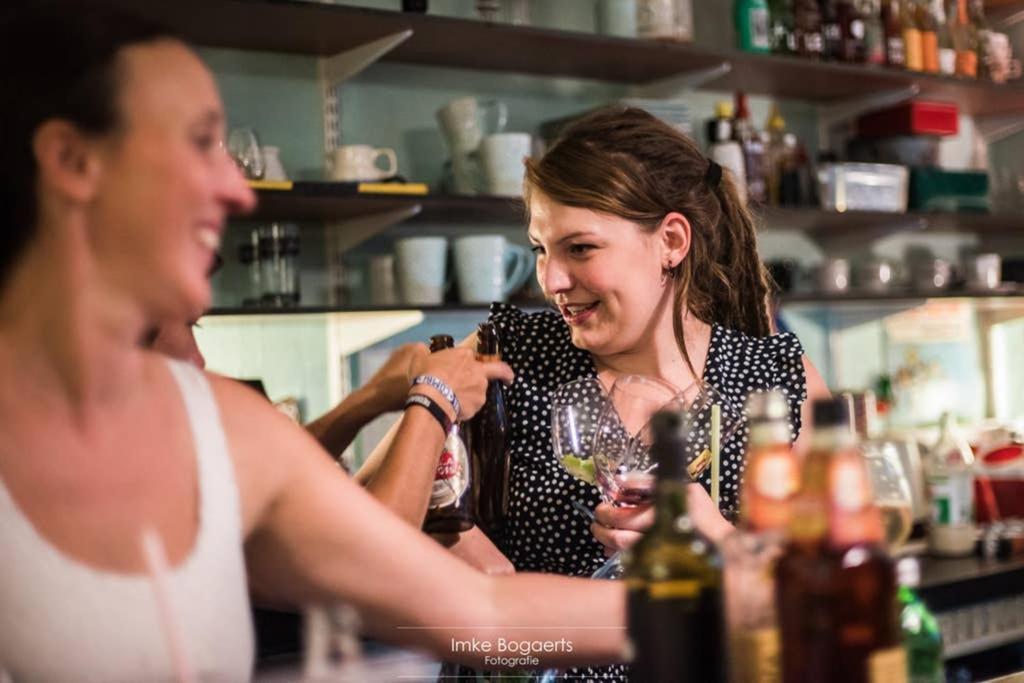 Vakantiewoning In Mol Centrum Met Eigen Bar "Casacuriosa" Екстериор снимка